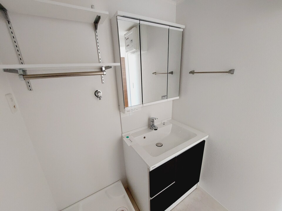 シャワー付洗面化粧台