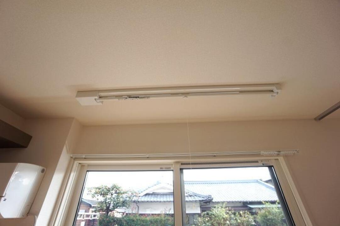 室内物干しユニット