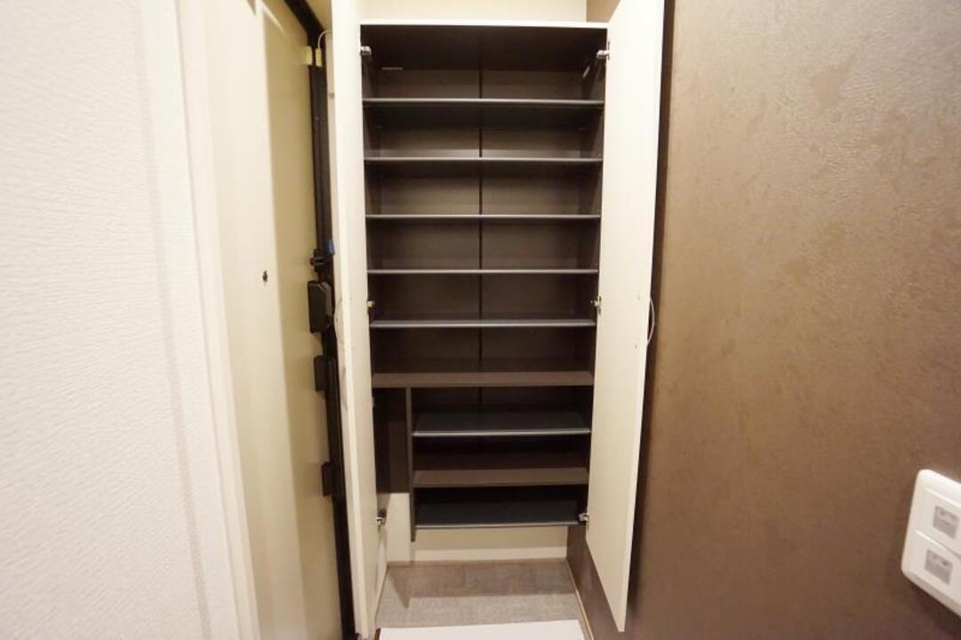 シューズボックス