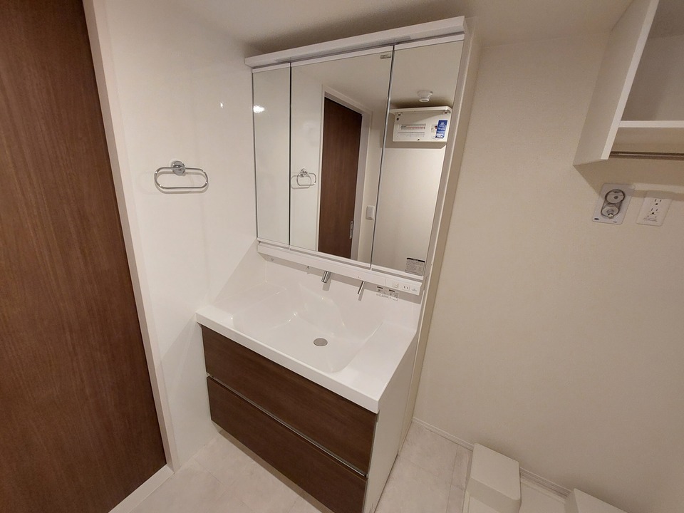 シャワー付洗面化粧台