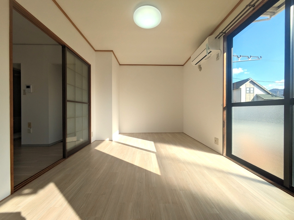 洋室（南東側）