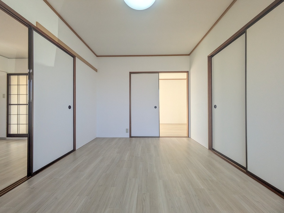 洋室（北西側）