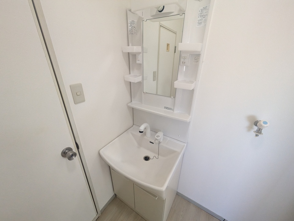 シャワー付洗面化粧台