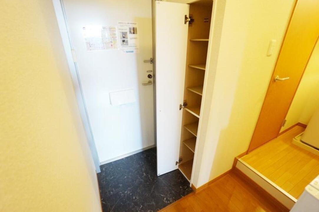 シューズボックス