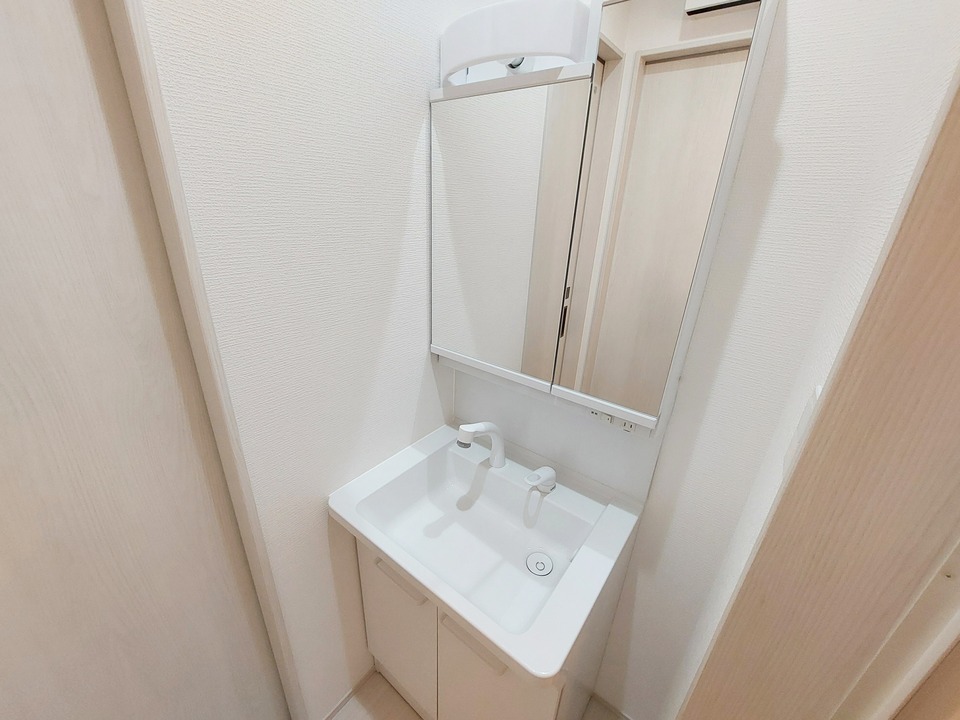 シャワー付洗面化粧台
