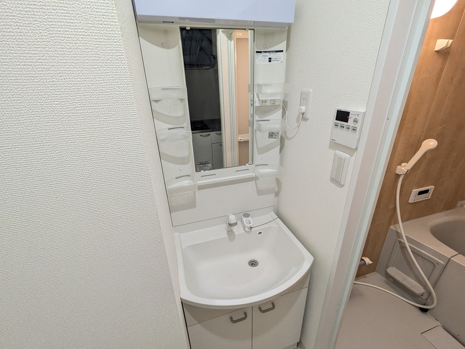 シャワー付洗面化粧台