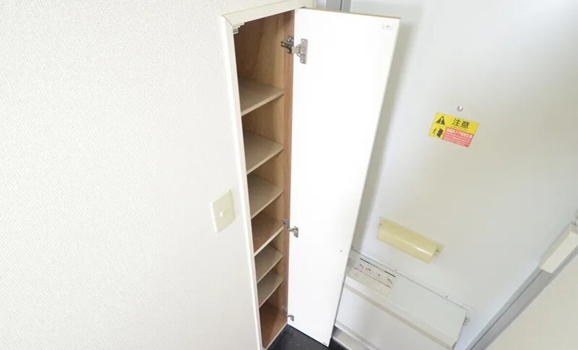 シューズボックス