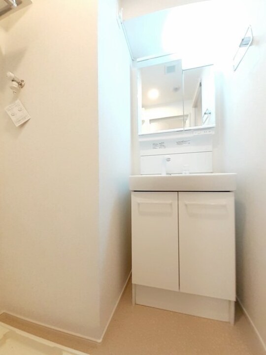 シャワー付洗面化粧台