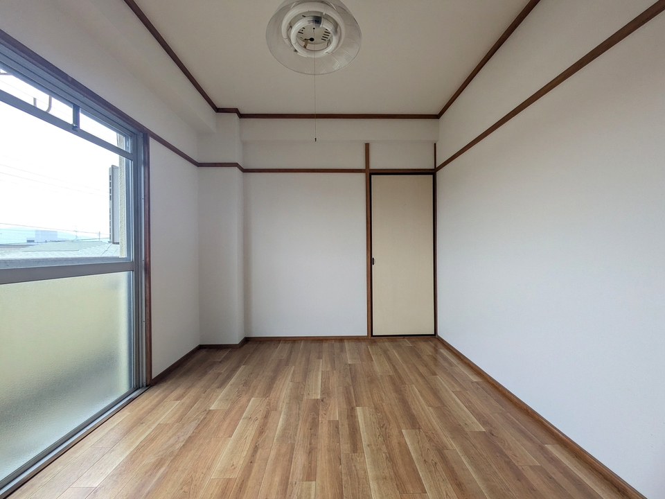 洋室（南東側）