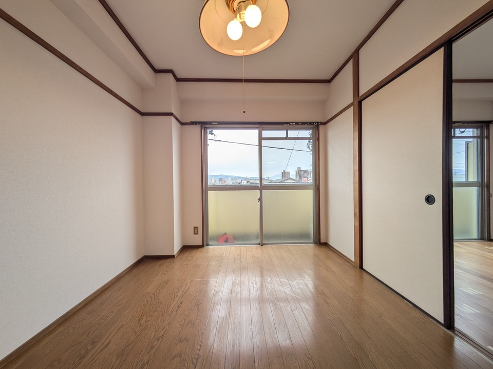 洋室（北東側）