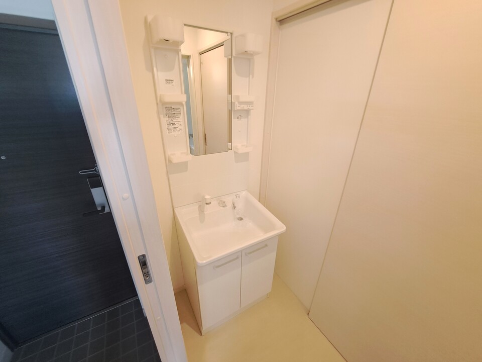 シャワー付洗面化粧台