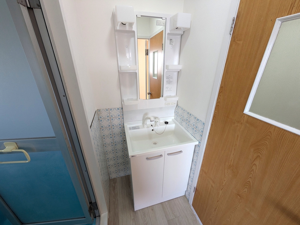 シャワー付洗面化粧台