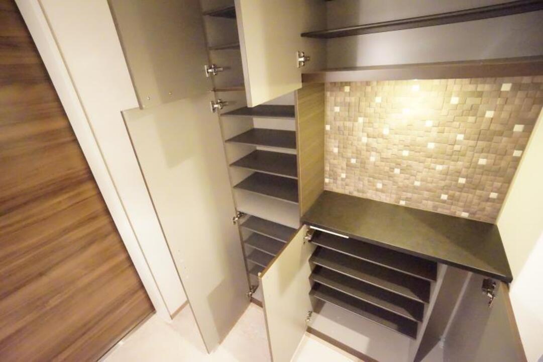 シューズボックス