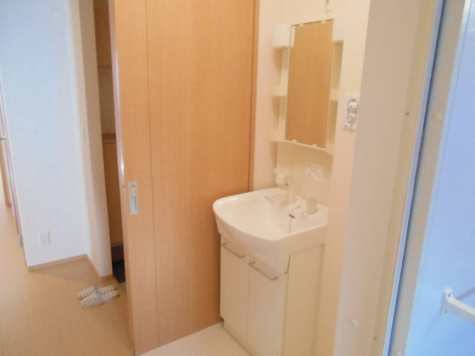 thumbnail_original_large_12466933