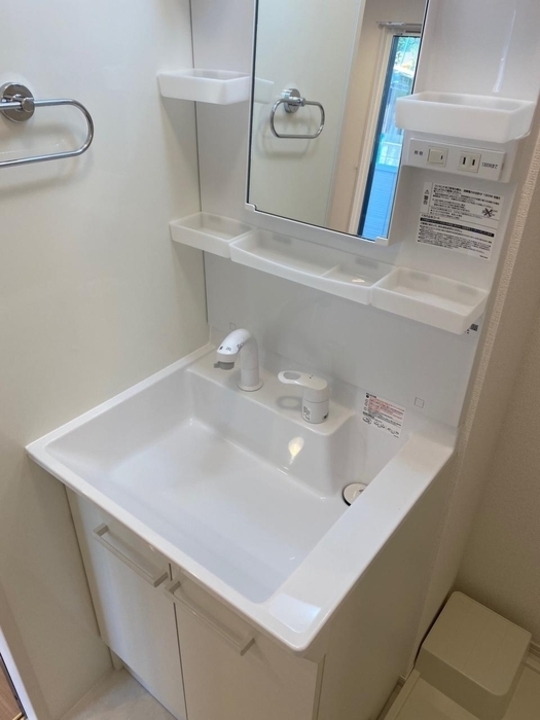 シャワー付洗面化粧台