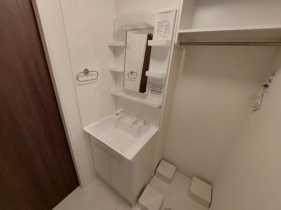 シャワー付洗面化粧台