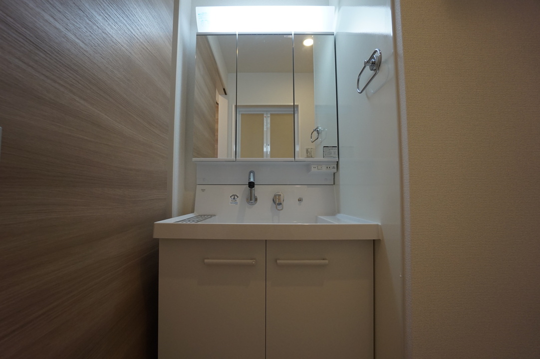 シャワー付洗面化粧台