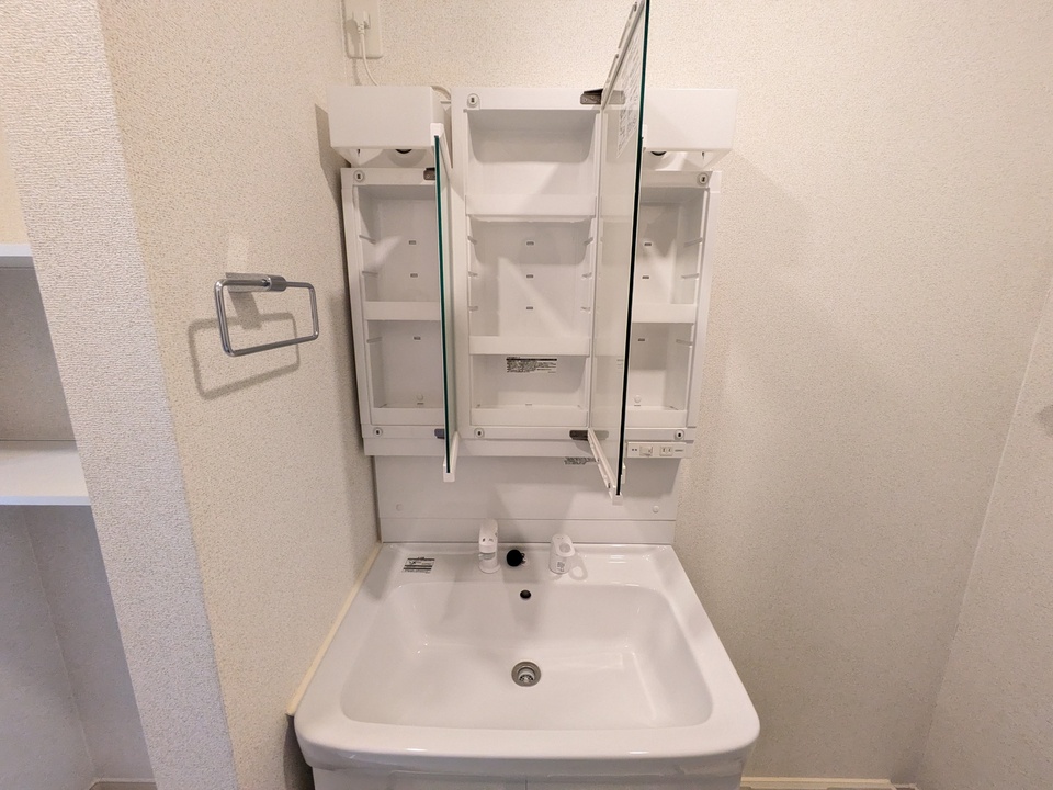 シャワー付洗面化粧台