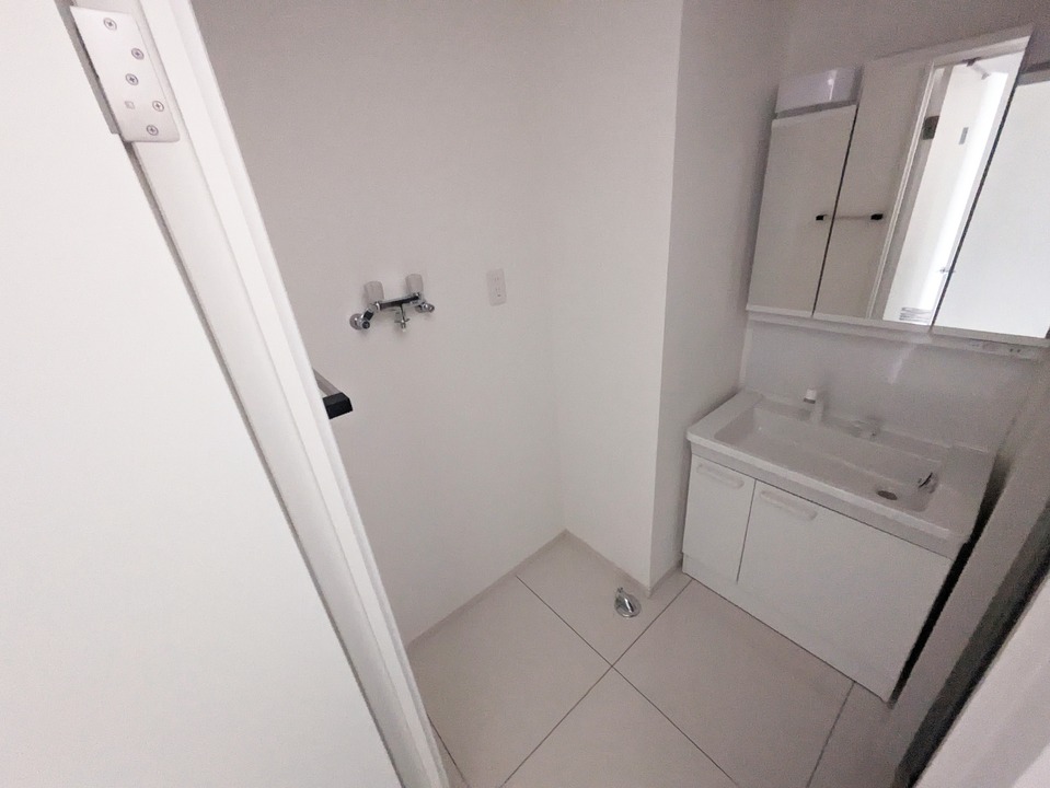 シャワー付洗面化粧台