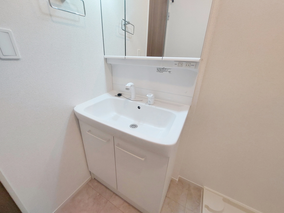 シャワー付洗面化粧台
