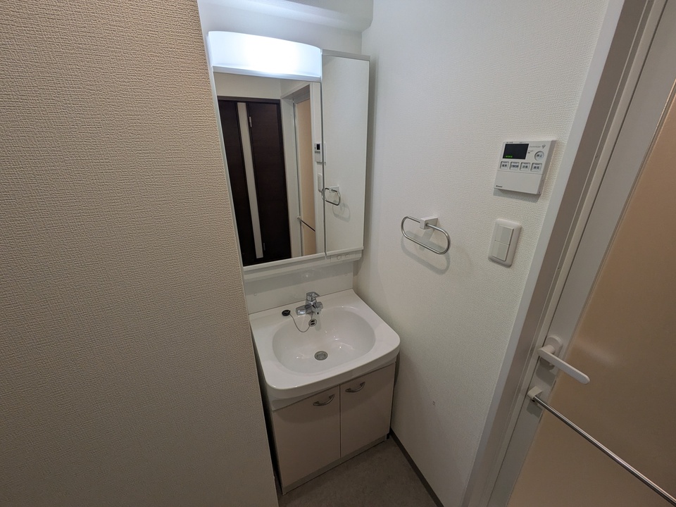 シャワー付洗面化粧台