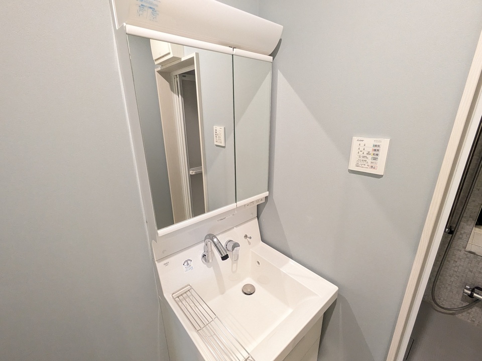 シャワー付洗面化粧台