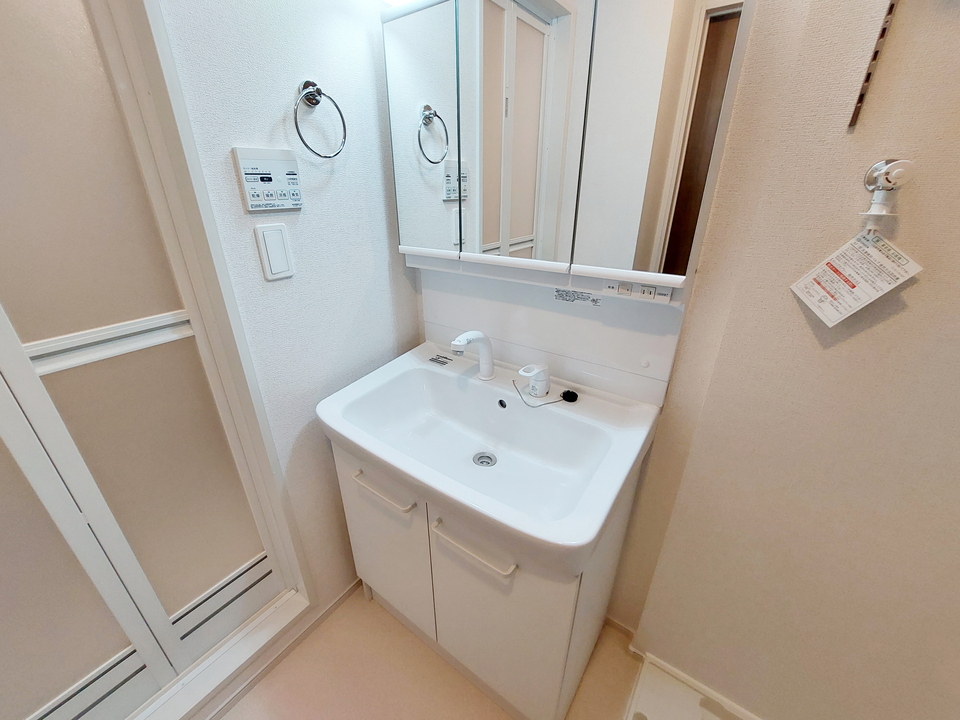 シャワー付洗面化粧台