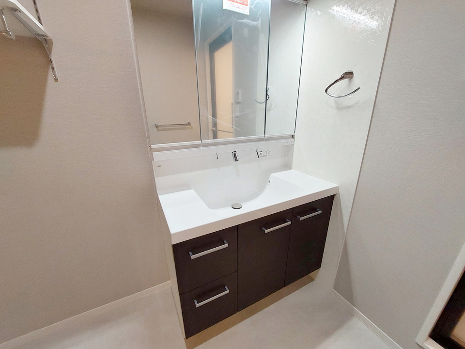 シャワー付洗面化粧台