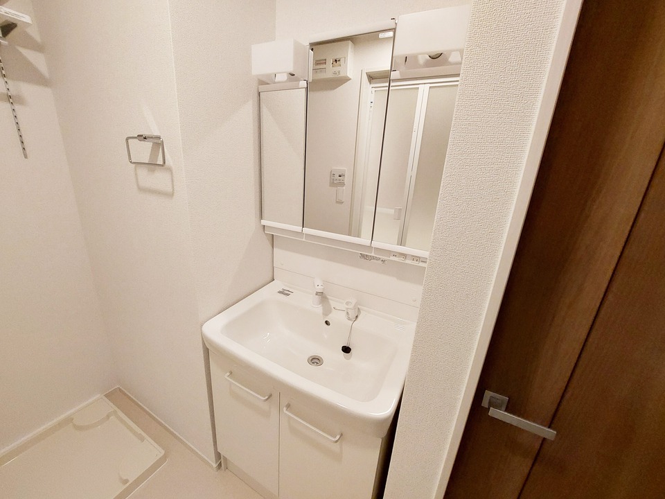 シャワー付洗面化粧台