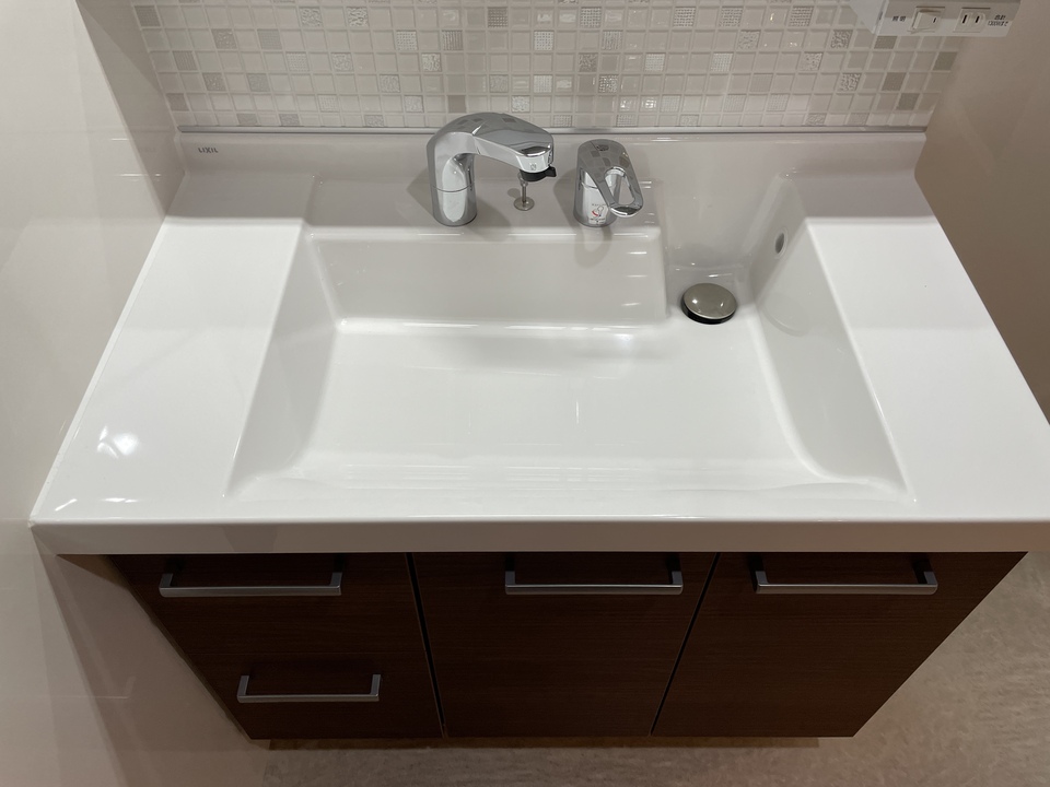 シャワー付洗面化粧台