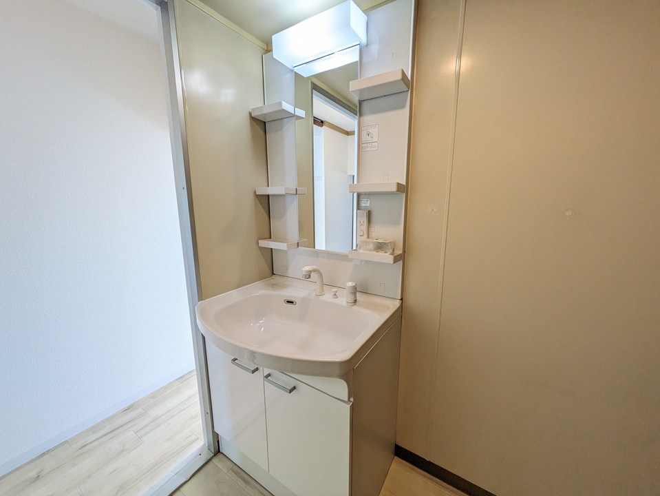 シャワー付洗面化粧台