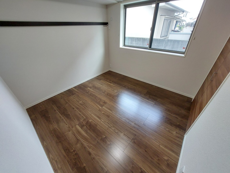 洋室5.5帖（中部屋）