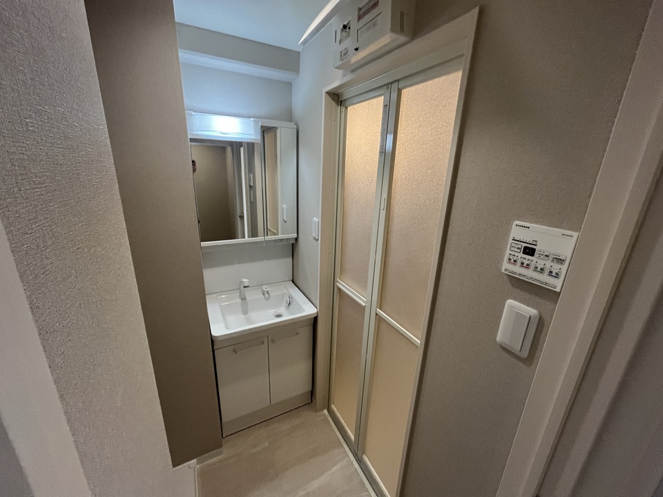 シャワー付洗面化粧台