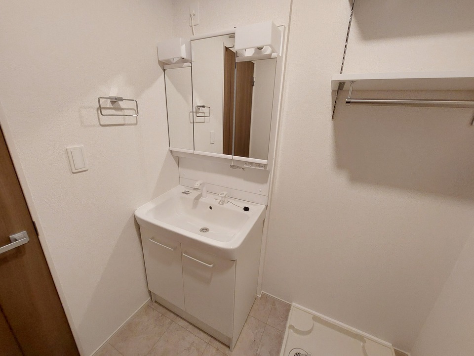 シャワー付洗面化粧台