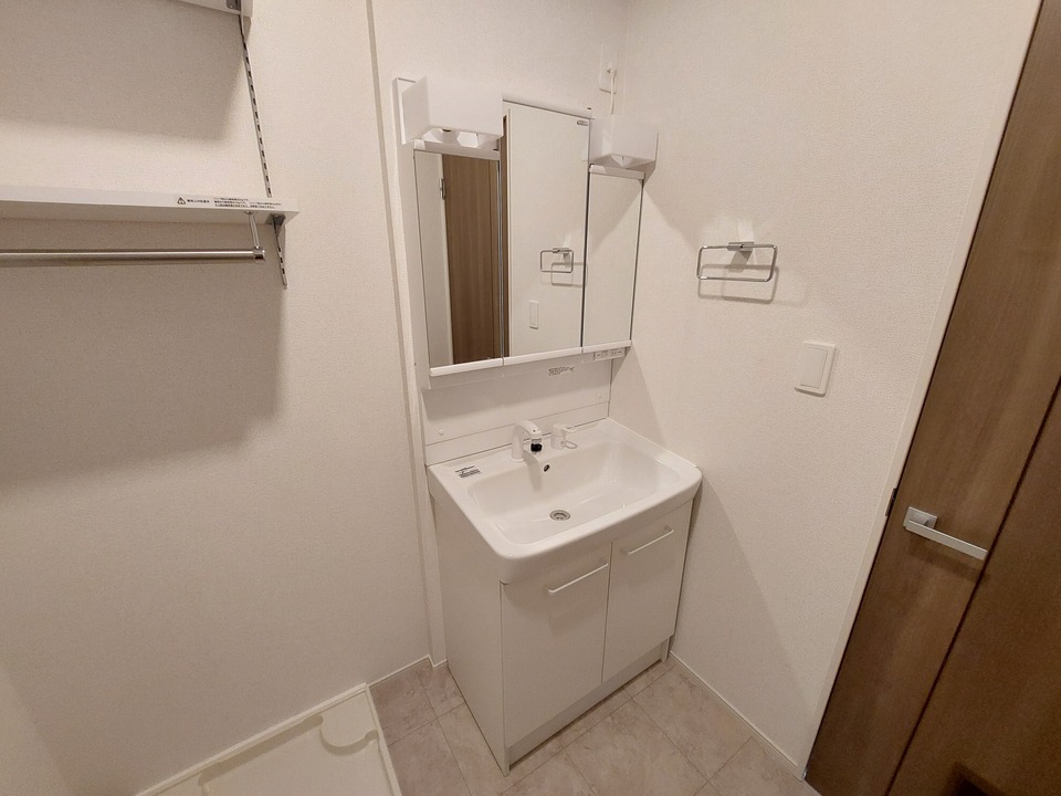 シャワー付洗面化粧台