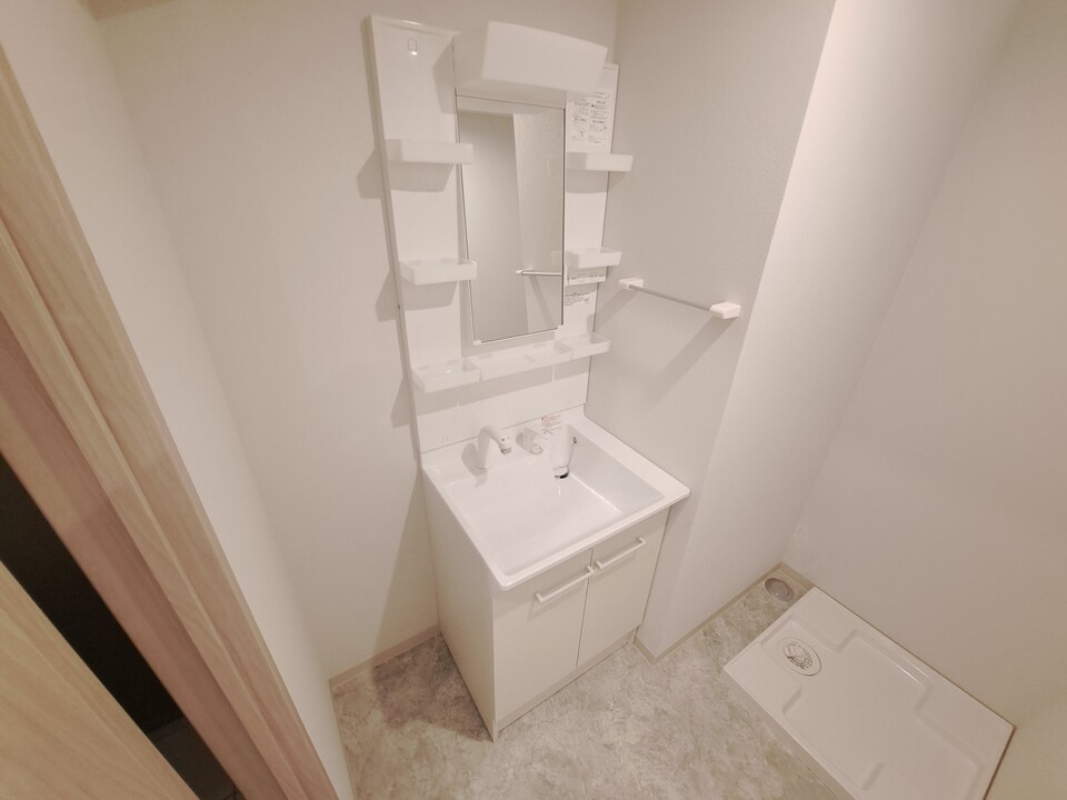 シャワー付洗面化粧台