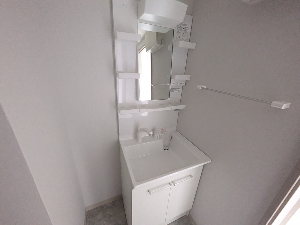 シャワー付洗面化粧台