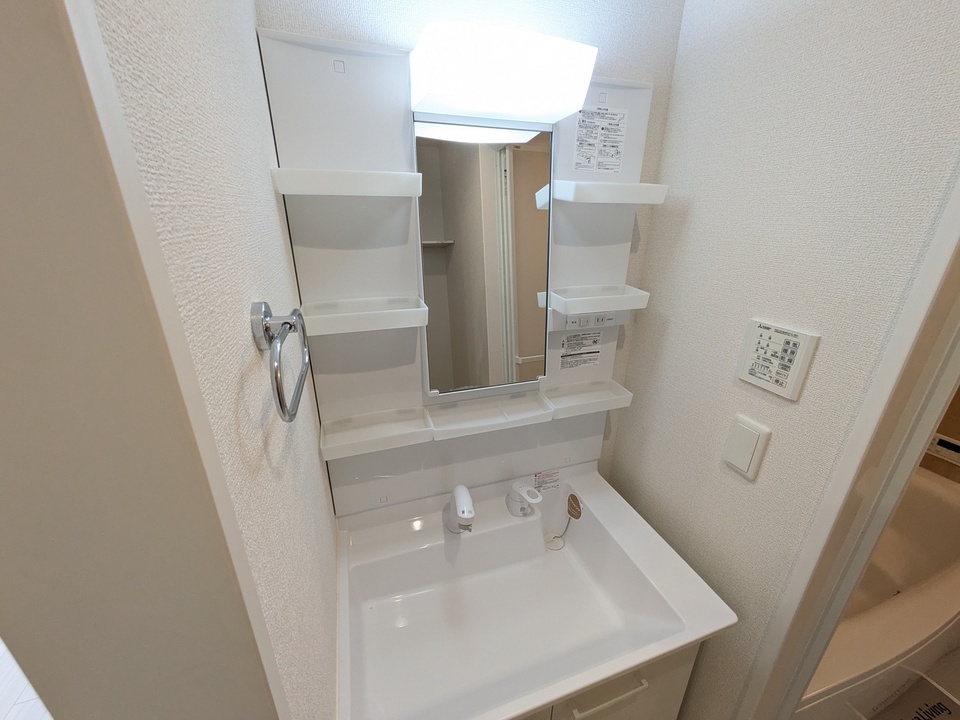 シャワー付洗面化粧台