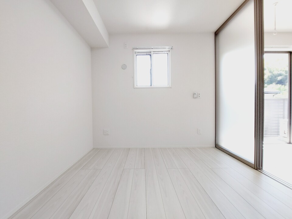 洋室4.5帖（南側）