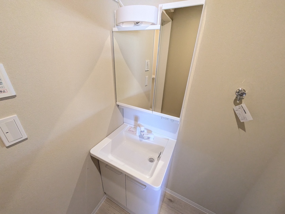 シャワー付洗面化粧台