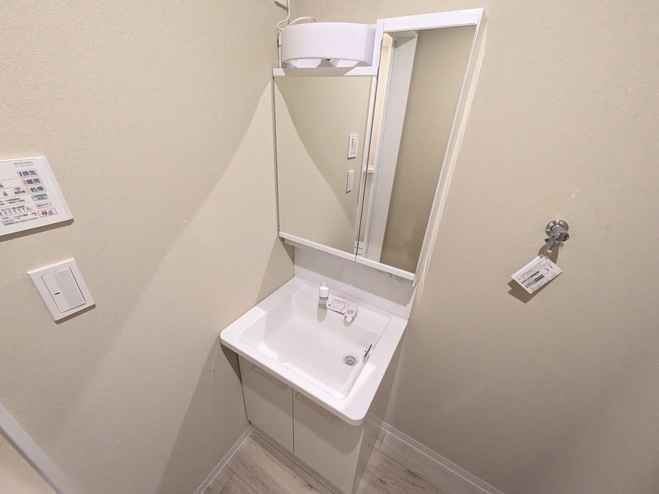 シャワー付洗面化粧台