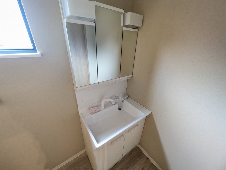 シャワー付洗面化粧台