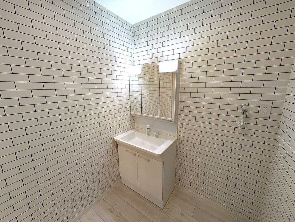 シャワー付洗面化粧台