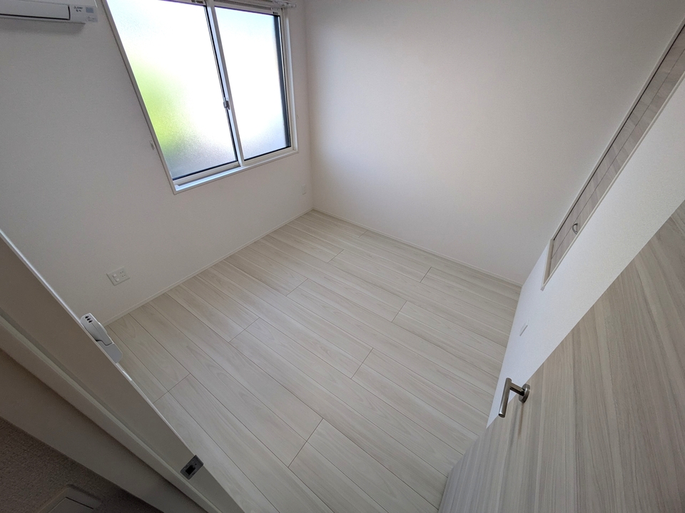 洋室4.5帖（北東側）