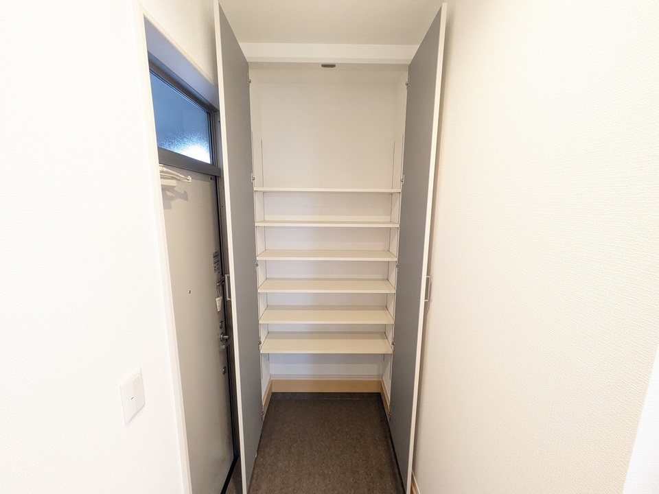 シューズボックス