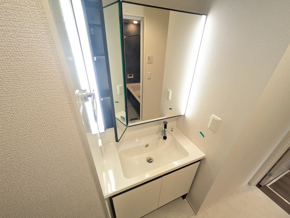 シャワー付洗面化粧台