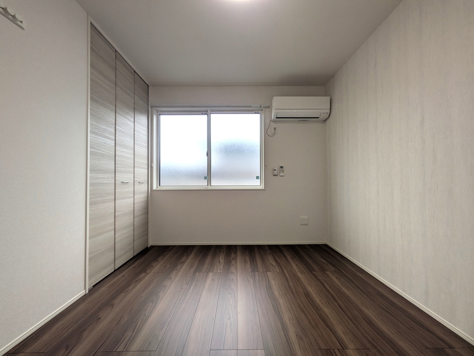 洋室（北東側）