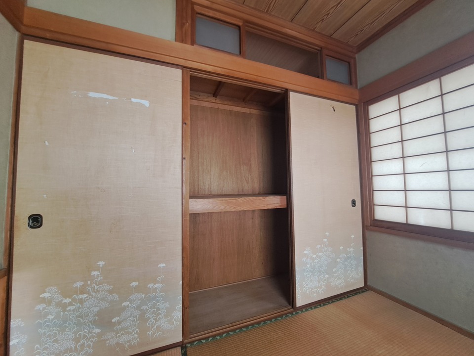 収納　和室東側