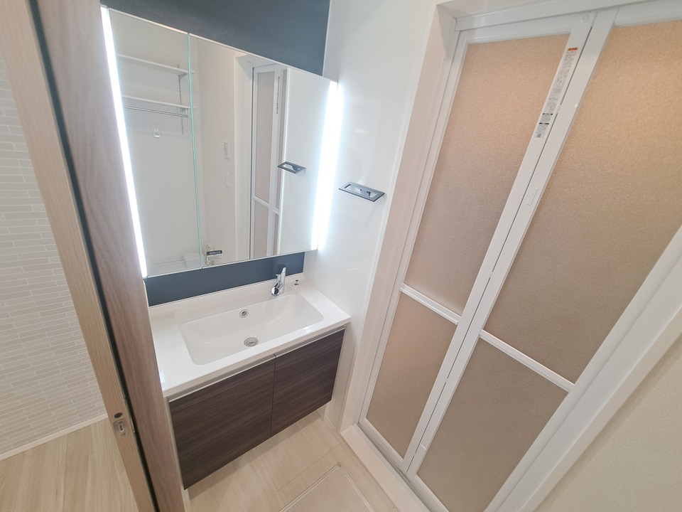 シャワー付洗面化粧台