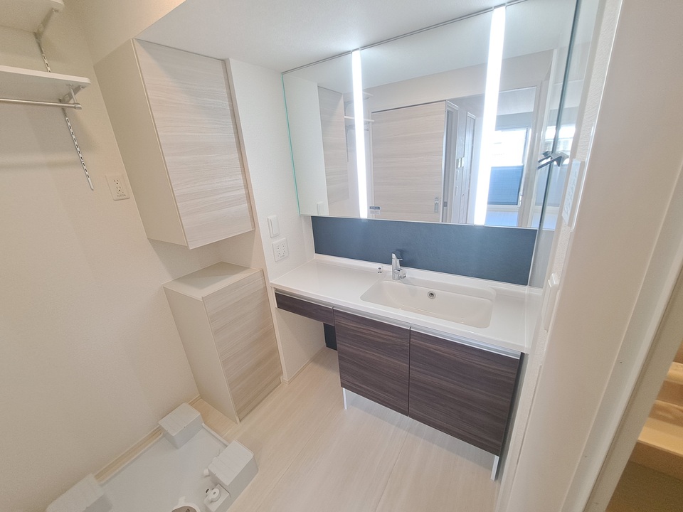 シャワー付洗面化粧台